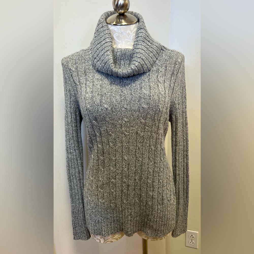 New York & Co Cable Knit Cowl Neck Sweater in gray size medium
